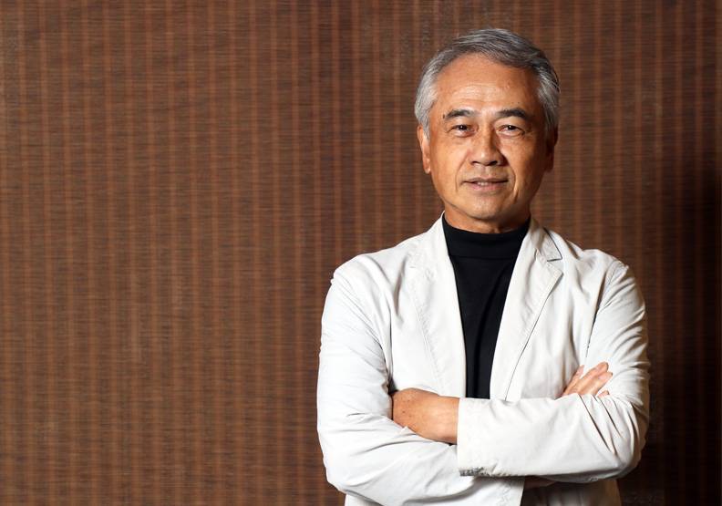 本校三專企業管理科畢業謝志堅學長 (第8屆傑出校友)圖片